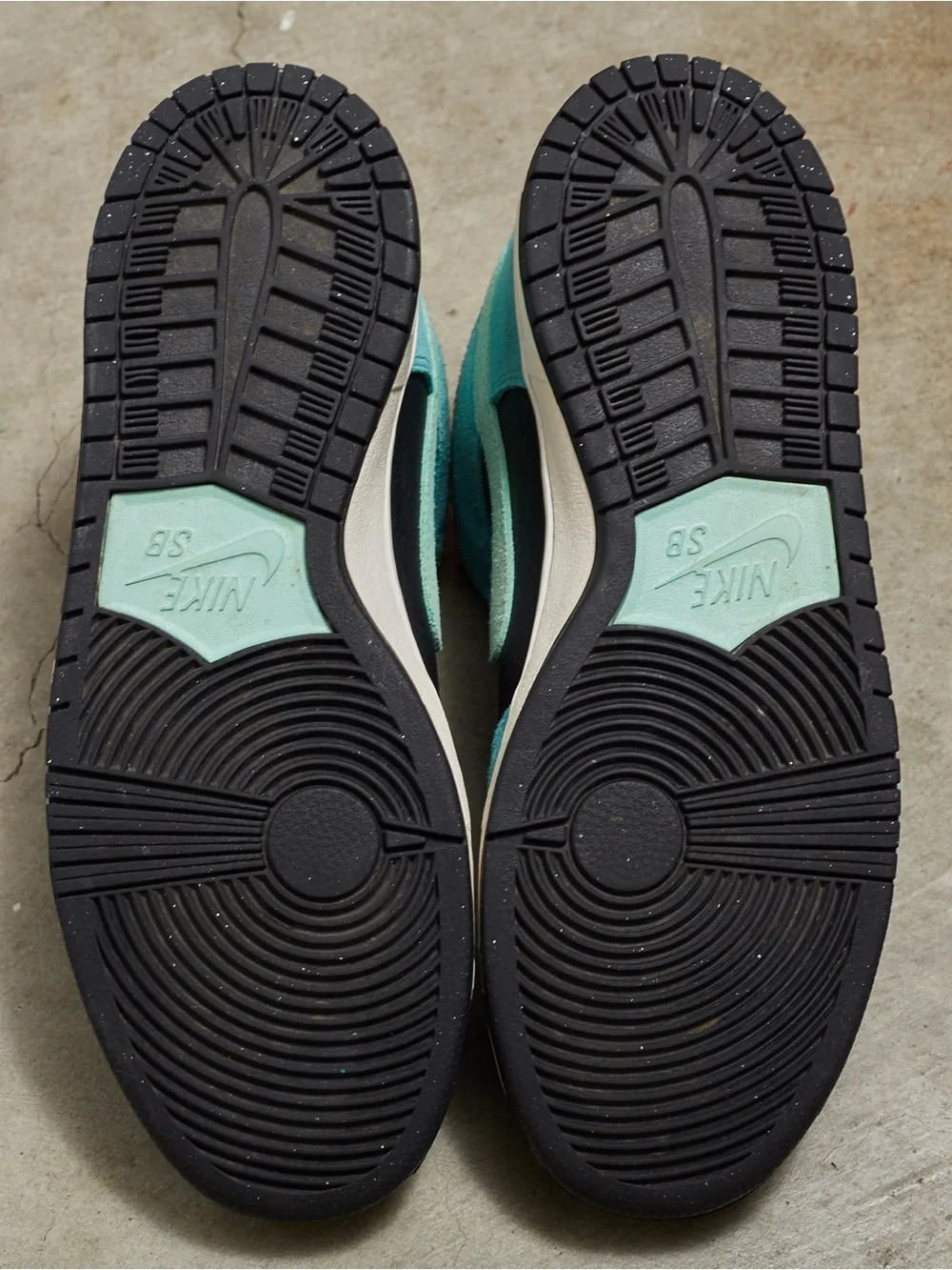 Nike SB Dunk Mid Pro ‘Sea Crystal’